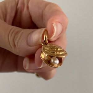 LINKS LONDON new with box shell charm with pearl